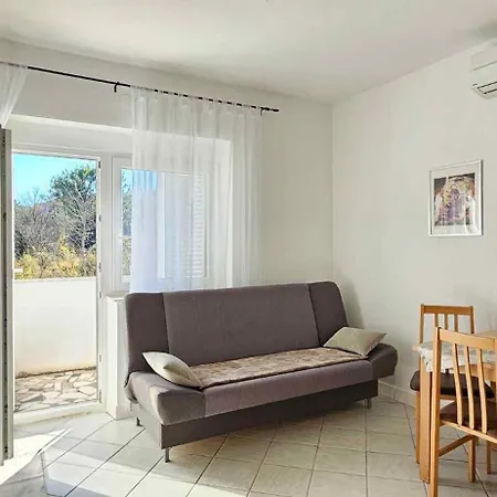 Near In Silo-insel Krk 55357 Appartamento